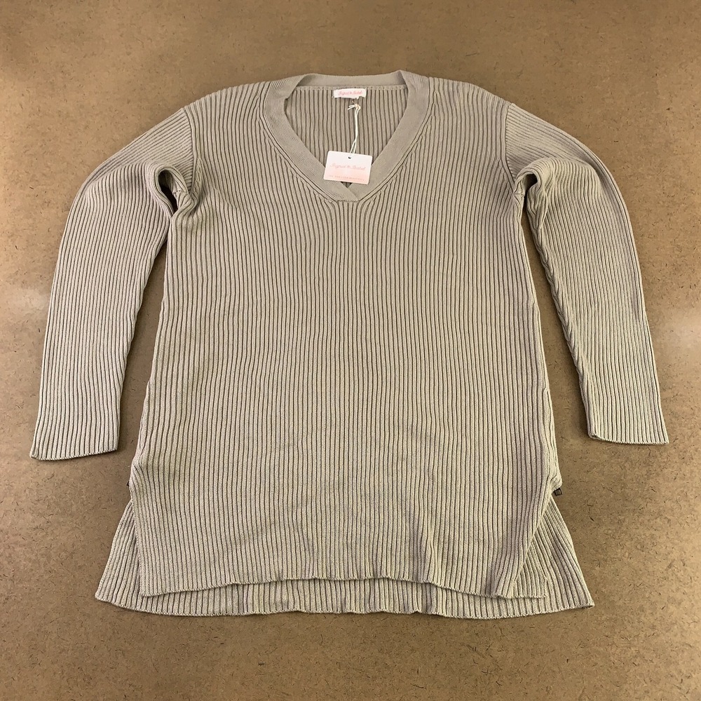 Ingrid & Isabel Women's Maternity Size Medium Beige Side Zip Nursing Sweater NWT